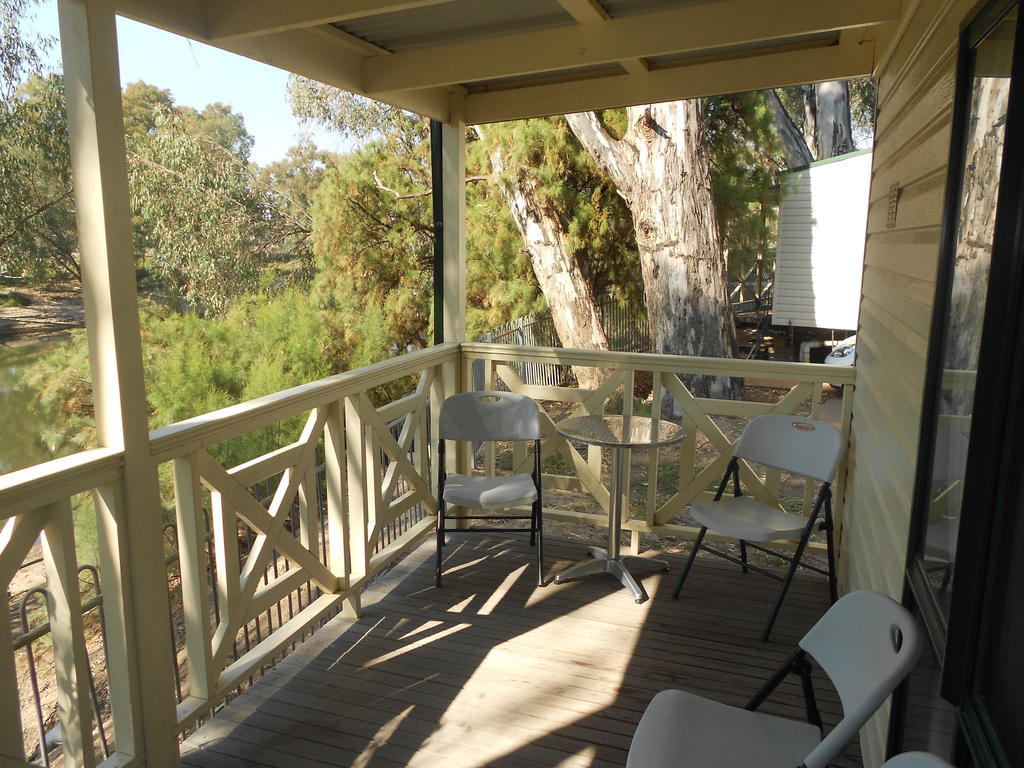 Wagga Wagga Beach Caravan Park Hotel Room photo
